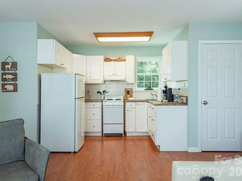 223 Davidson Road, Swannanoa, NC 28778.  MLS# CAR4400433, YatesRealty ID 36405. 
