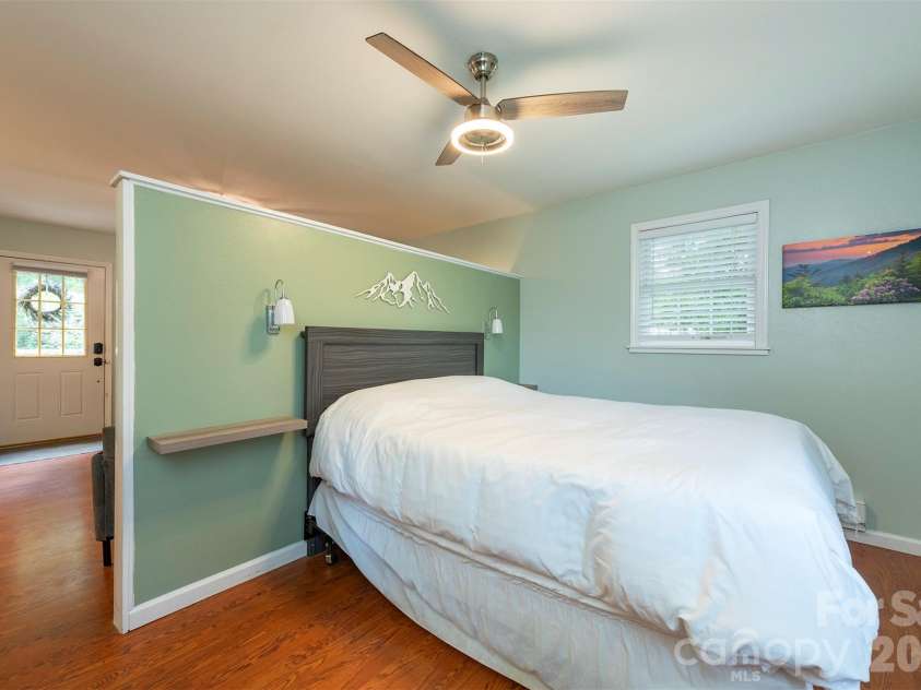 223 Davidson Road, Swannanoa, NC 28778.  MLS# CAR4400433, YatesRealty ID 36405. 
