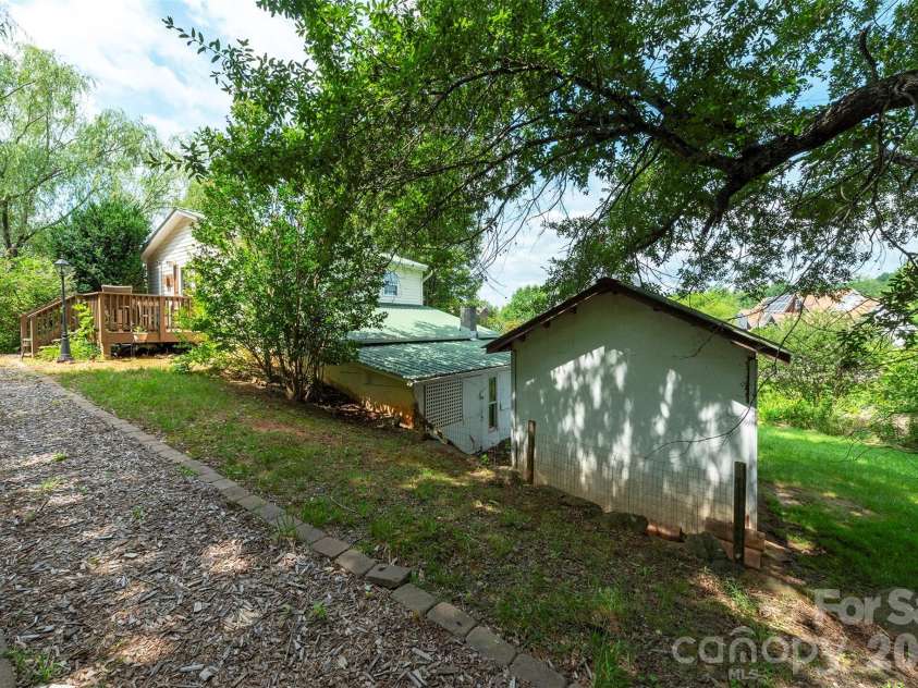 223 Davidson Road, Swannanoa, NC 28778.  MLS# CAR4400433, YatesRealty ID 36405. 