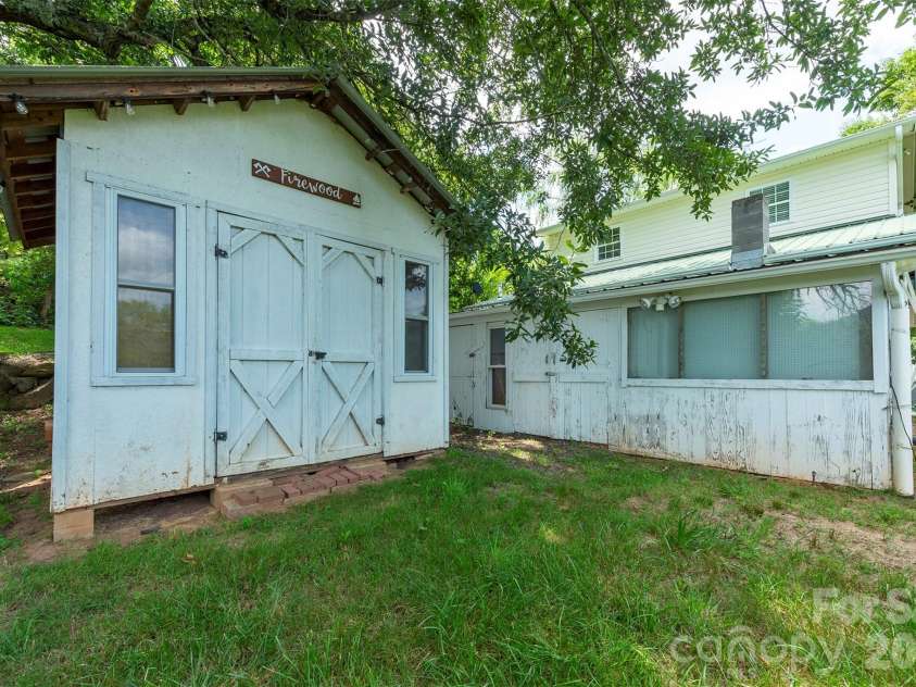 223 Davidson Road, Swannanoa, NC 28778.  MLS# CAR4400433, YatesRealty ID 36405. 