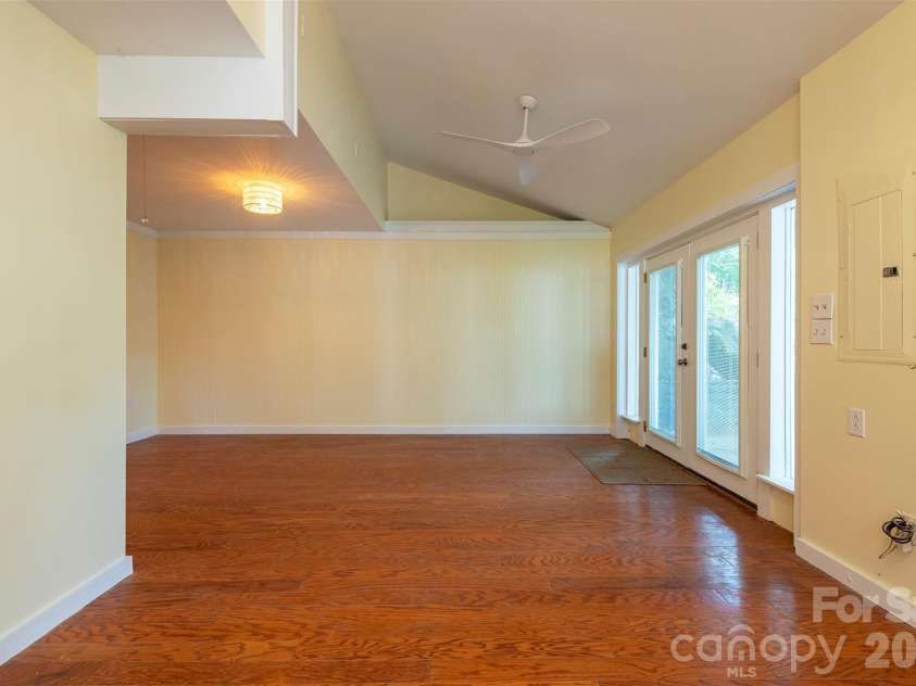 223 Davidson Road, Swannanoa, NC 28778.  MLS# CAR4400433, YatesRealty ID 36405. 