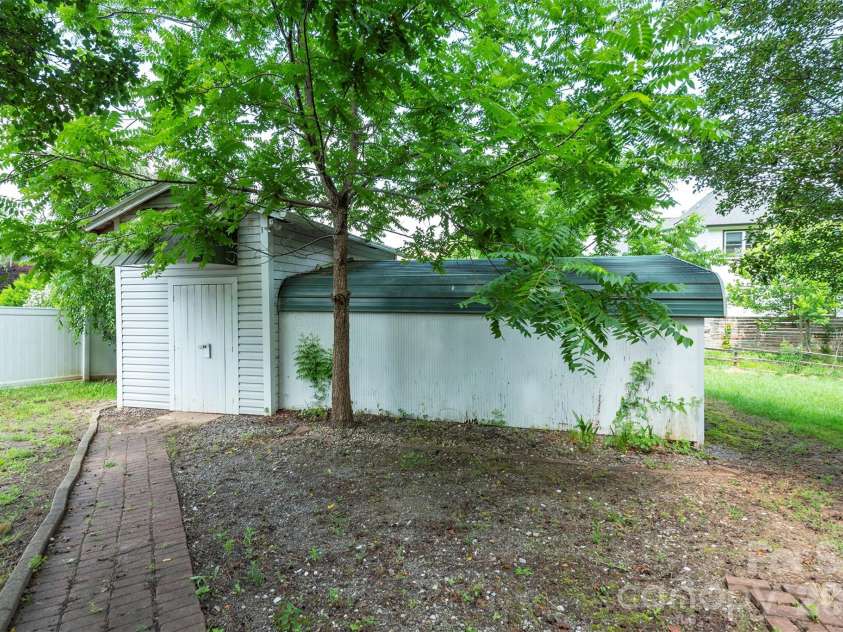 223 Davidson Road, Swannanoa, NC 28778.  MLS# CAR4400433, YatesRealty ID 36405. 
