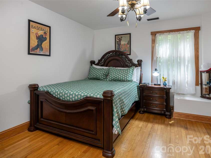 86 Holiday Drive, Hendersonville, NC 28739.  MLS# CAR4396947, YatesRealty ID 36406. 
