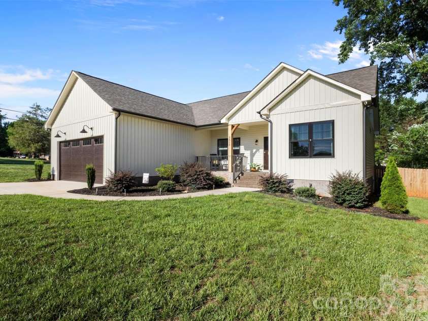 2616 Teague Street, Lincolnton, NC 28092.  MLS# CAR4393912, YatesRealty ID 36407. 