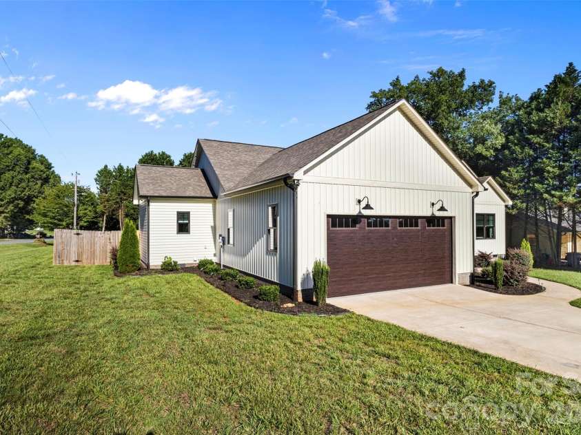 2616 Teague Street, Lincolnton, NC 28092.  MLS# CAR4393912, YatesRealty ID 36407. 