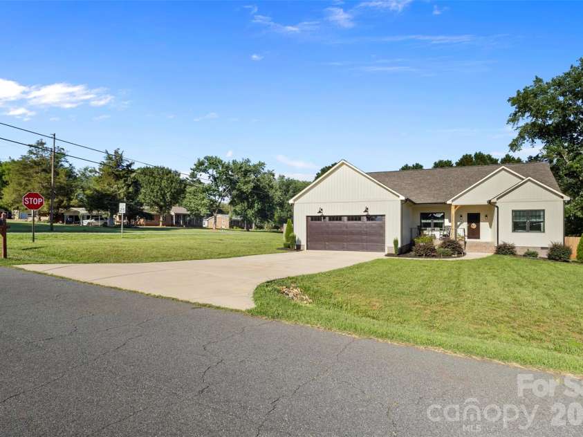 2616 Teague Street, Lincolnton, NC 28092.  MLS# CAR4393912, YatesRealty ID 36407. 