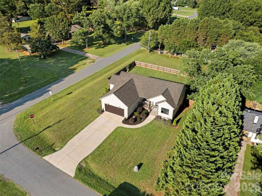 2616 Teague Street, Lincolnton, NC 28092.  MLS# CAR4393912, YatesRealty ID 36407. 