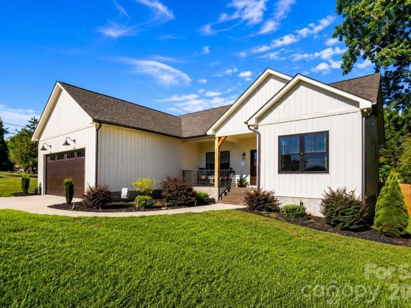 2616 Teague Street, Lincolnton, NC 28092.  MLS# CAR4393912, YatesRealty ID 36407. 