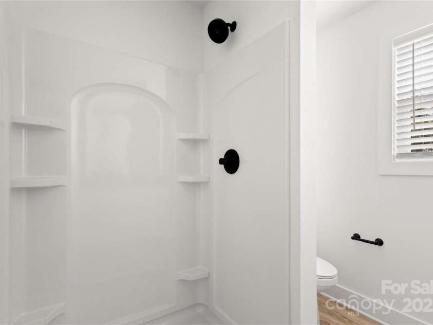 2022 4th Street, Hickory, NC 28602.  MLS# CAR4303474, YatesRealty ID 36408. 