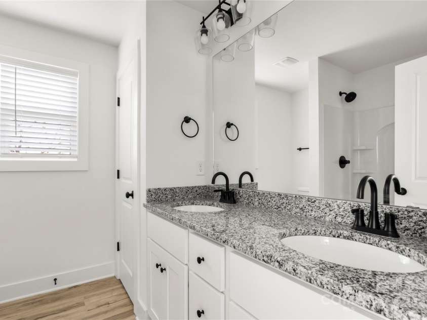 2022 4th Street, Hickory, NC 28602.  MLS# CAR4303474, YatesRealty ID 36408. 