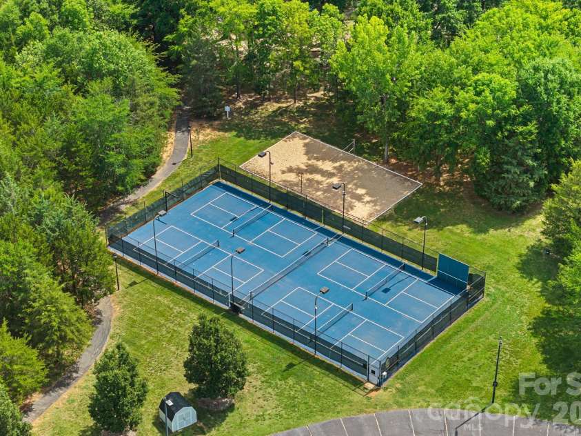 4012 Garden Oak Drive, Indian Trail, NC 28079.  MLS# CAR4398500, YatesRealty ID 36408. 