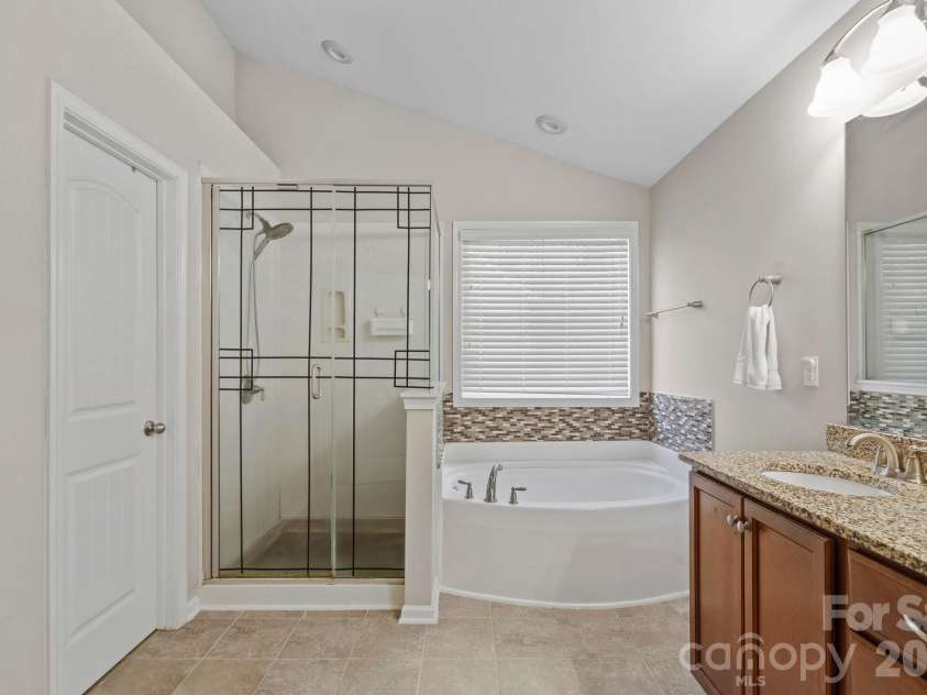 4012 Garden Oak Drive, Indian Trail, NC 28079.  MLS# CAR4398500, YatesRealty ID 36408. Primary Bath