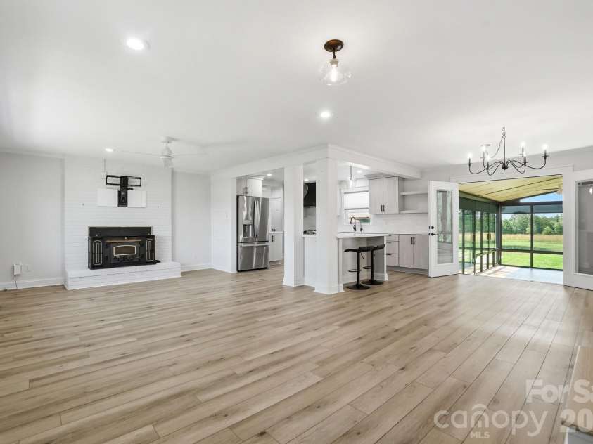130 Watts Farm Lane, Mooresville, NC 28115.  MLS# CAR4392716, YatesRealty ID 36409. 