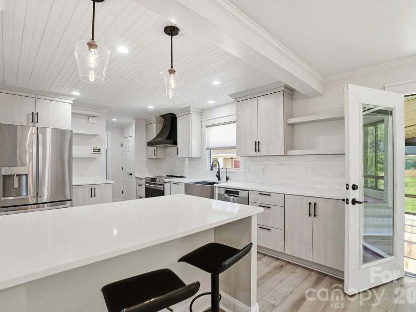 130 Watts Farm Lane, Mooresville, NC 28115.  MLS# CAR4392716, YatesRealty ID 36409. 