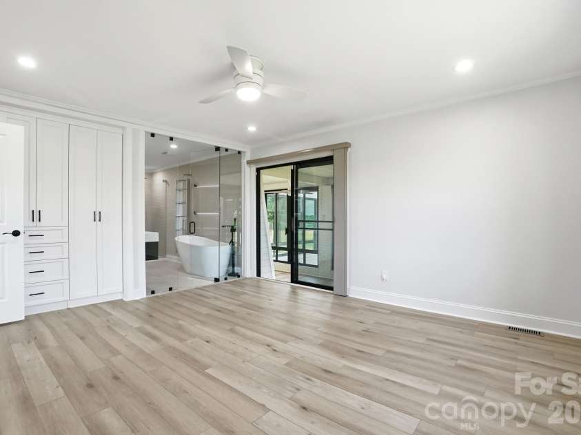 130 Watts Farm Lane, Mooresville, NC 28115.  MLS# CAR4392716, YatesRealty ID 36409. 