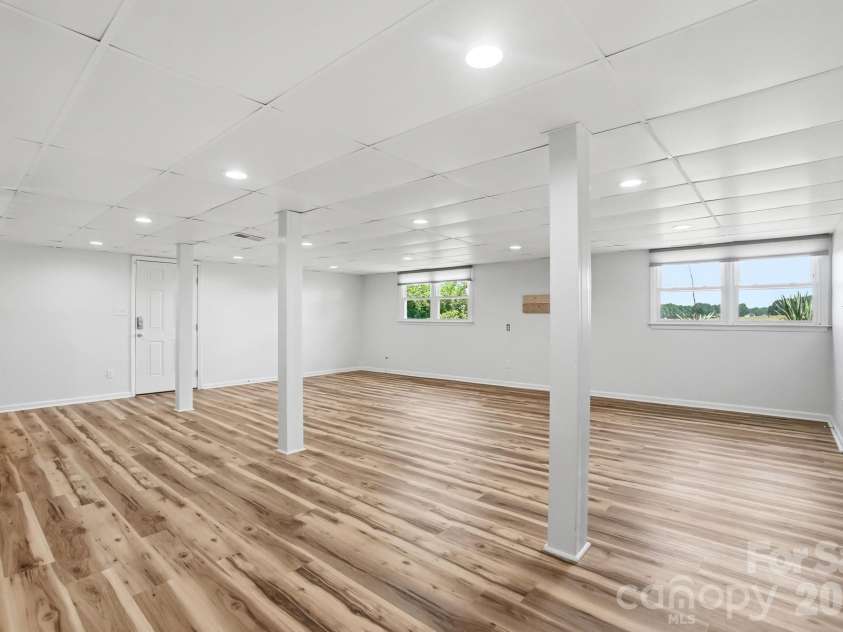 130 Watts Farm Lane, Mooresville, NC 28115.  MLS# CAR4392716, YatesRealty ID 36409. 