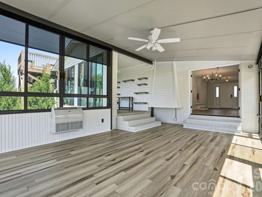 130 Watts Farm Lane, Mooresville, NC 28115.  MLS# CAR4392716, YatesRealty ID 36409. 