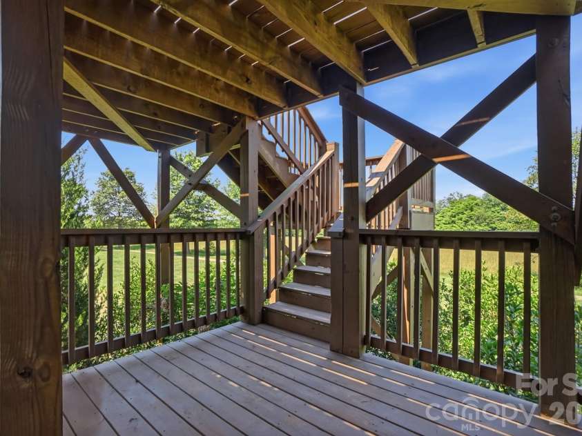 130 Watts Farm Lane, Mooresville, NC 28115.  MLS# CAR4392716, YatesRealty ID 36409. 