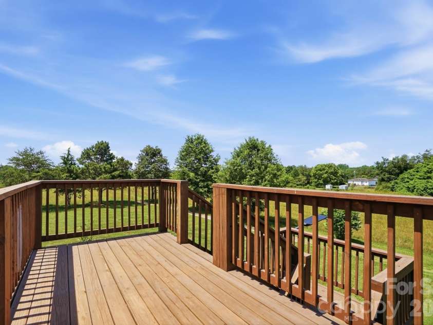 130 Watts Farm Lane, Mooresville, NC 28115.  MLS# CAR4392716, YatesRealty ID 36409. 
