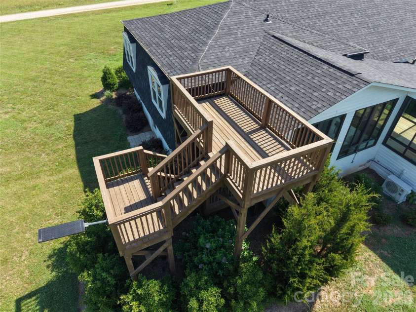 130 Watts Farm Lane, Mooresville, NC 28115.  MLS# CAR4392716, YatesRealty ID 36409. 