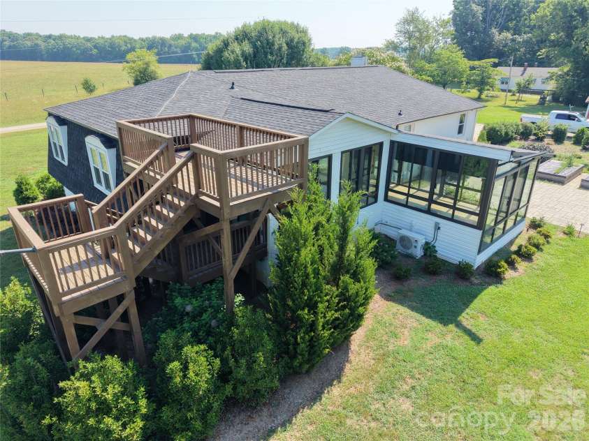 130 Watts Farm Lane, Mooresville, NC 28115.  MLS# CAR4392716, YatesRealty ID 36409. 
