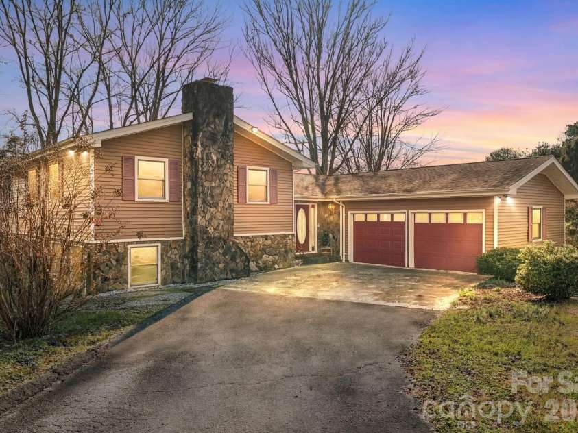 1644 West Deep Creek Road, Bryson City, NC 28713.  MLS# CAR4047288, YatesRealty ID 3641. 