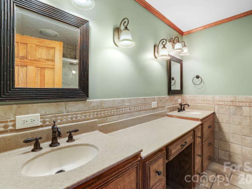 1644 West Deep Creek Road, Bryson City, NC 28713.  MLS# CAR4047288, YatesRealty ID 3641. 