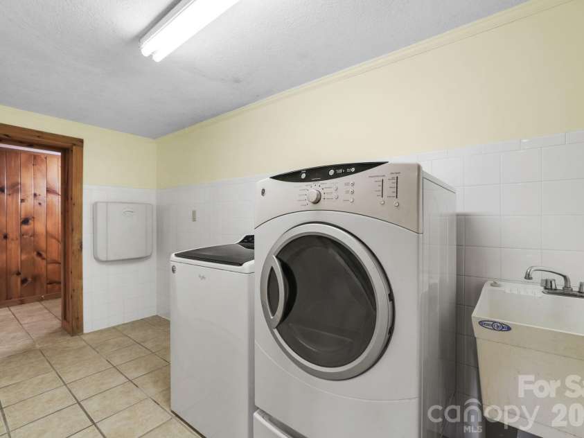 1644 West Deep Creek Road, Bryson City, NC 28713.  MLS# CAR4047288, YatesRealty ID 3641. 