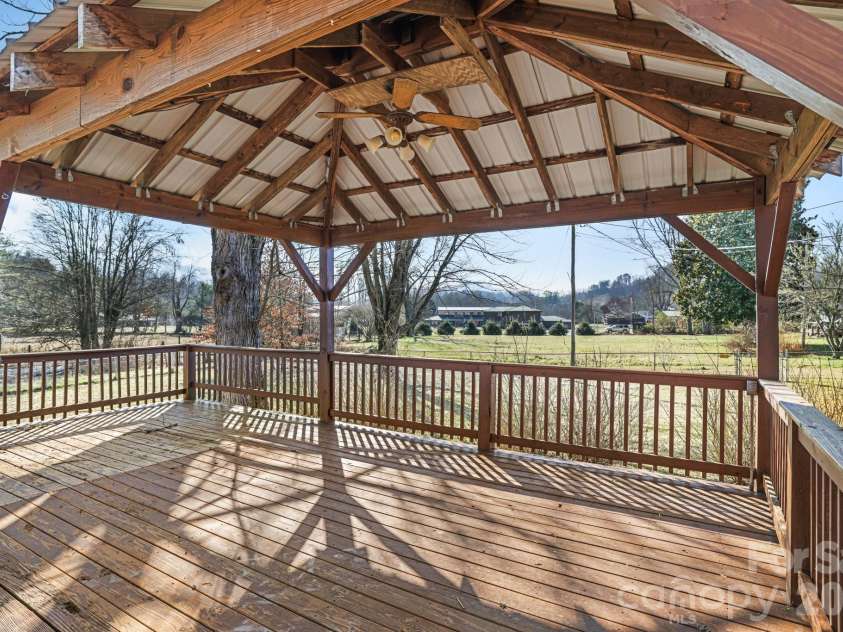 1644 West Deep Creek Road, Bryson City, NC 28713.  MLS# CAR4047288, YatesRealty ID 3641. 