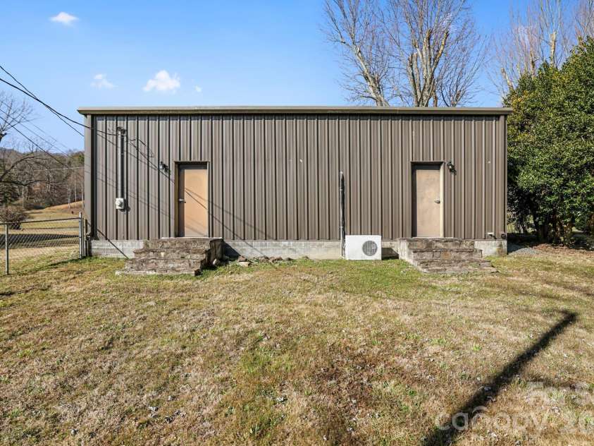 1644 West Deep Creek Road, Bryson City, NC 28713.  MLS# CAR4047288, YatesRealty ID 3641. 