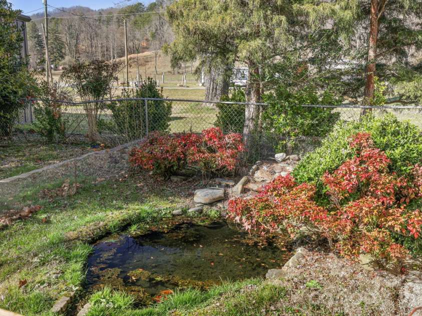 1644 West Deep Creek Road, Bryson City, NC 28713.  MLS# CAR4047288, YatesRealty ID 3641. 