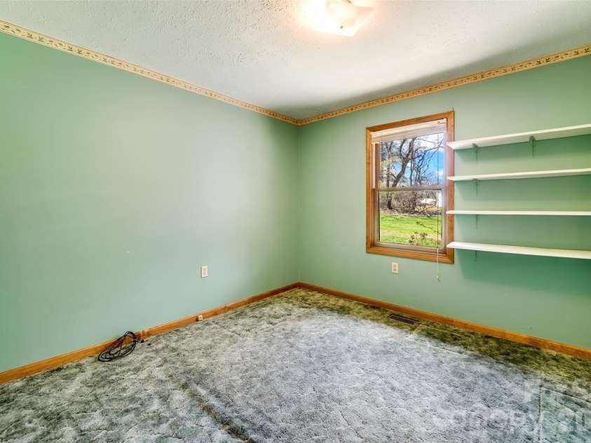 21 Queen Street, Sylva, NC 28779.  MLS# CAR4342252, YatesRealty ID 3641. 