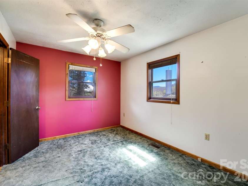 21 Queen Street, Sylva, NC 28779.  MLS# CAR4342252, YatesRealty ID 3641. 