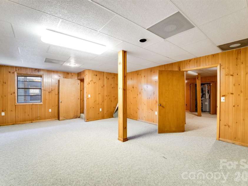 21 Queen Street, Sylva, NC 28779.  MLS# CAR4342252, YatesRealty ID 3641. 