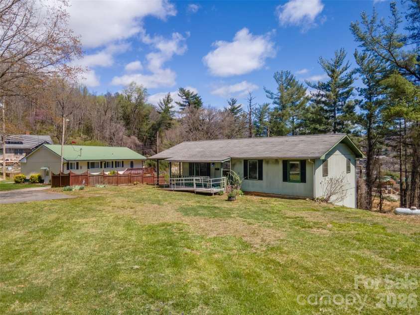 21 Queen Street, Sylva, NC 28779.  MLS# CAR4342252, YatesRealty ID 3641. 
