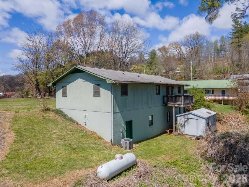 21 Queen Street, Sylva, NC 28779.  MLS# CAR4342252, YatesRealty ID 3641. 