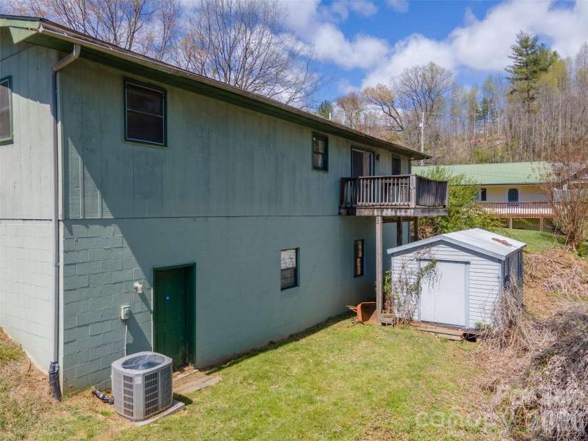 21 Queen Street, Sylva, NC 28779.  MLS# CAR4342252, YatesRealty ID 3641. 