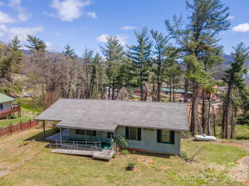21 Queen Street, Sylva, NC 28779.  MLS# CAR4342252, YatesRealty ID 3641. 