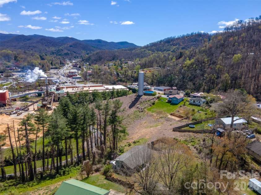 21 Queen Street, Sylva, NC 28779.  MLS# CAR4342252, YatesRealty ID 3641. 