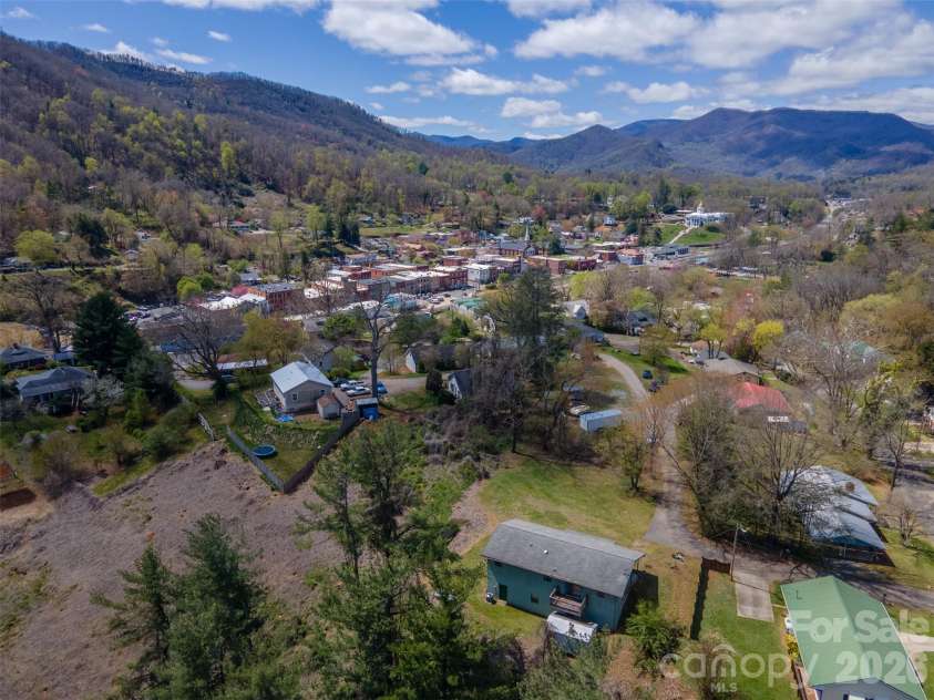 21 Queen Street, Sylva, NC 28779.  MLS# CAR4342252, YatesRealty ID 3641. 
