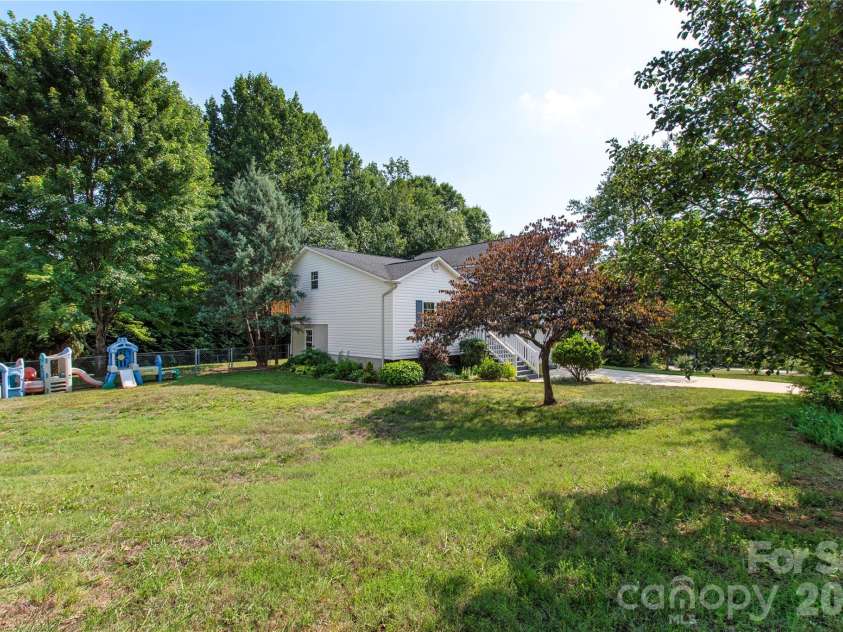 100 Carriage Hills Drive, Morganton, NC 28655.  MLS# CAR4399365, YatesRealty ID 36411. 