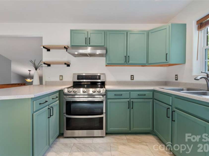 100 Carriage Hills Drive, Morganton, NC 28655.  MLS# CAR4399365, YatesRealty ID 36411. 