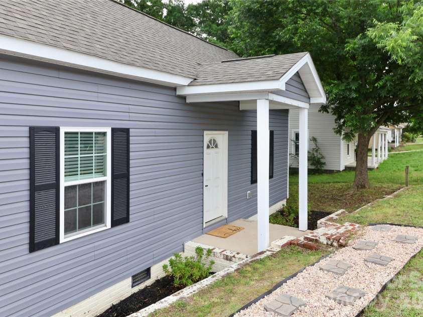 703 Main Street, Landis, NC 28088.  MLS# CAR4385611, YatesRealty ID 36412. 