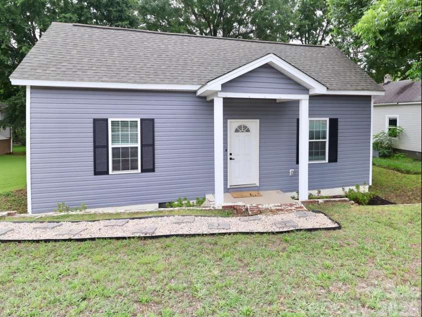 703 Main Street, Landis, NC 28088.  MLS# CAR4385611, YatesRealty ID 36412. 