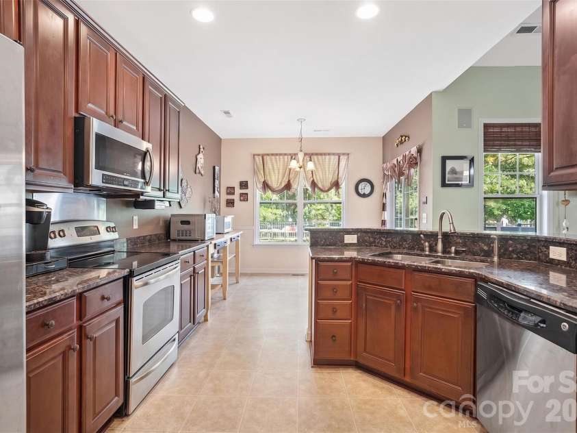 4628 Bonroi Avenue, Charlotte, NC 28213.  MLS# CAR4392377, YatesRealty ID 36413. 