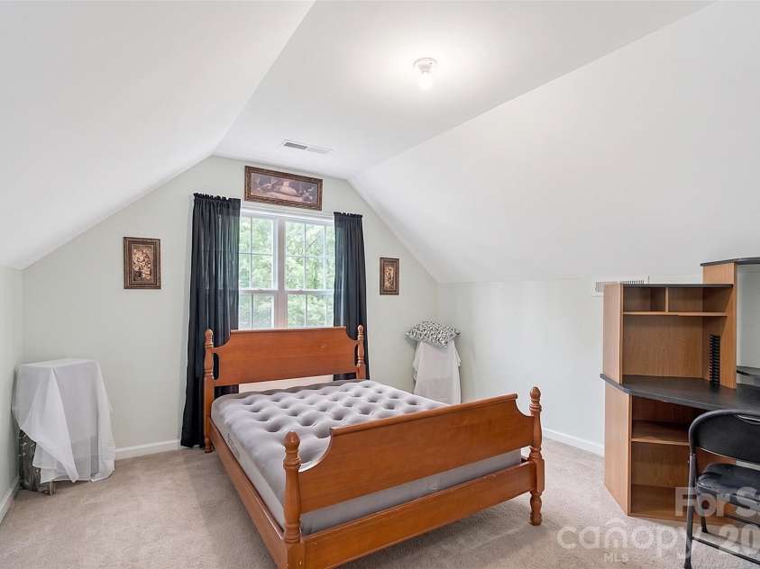4628 Bonroi Avenue, Charlotte, NC 28213.  MLS# CAR4392377, YatesRealty ID 36413. 