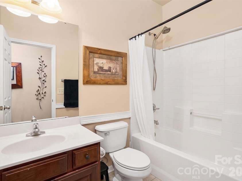 4628 Bonroi Avenue, Charlotte, NC 28213.  MLS# CAR4392377, YatesRealty ID 36413. 