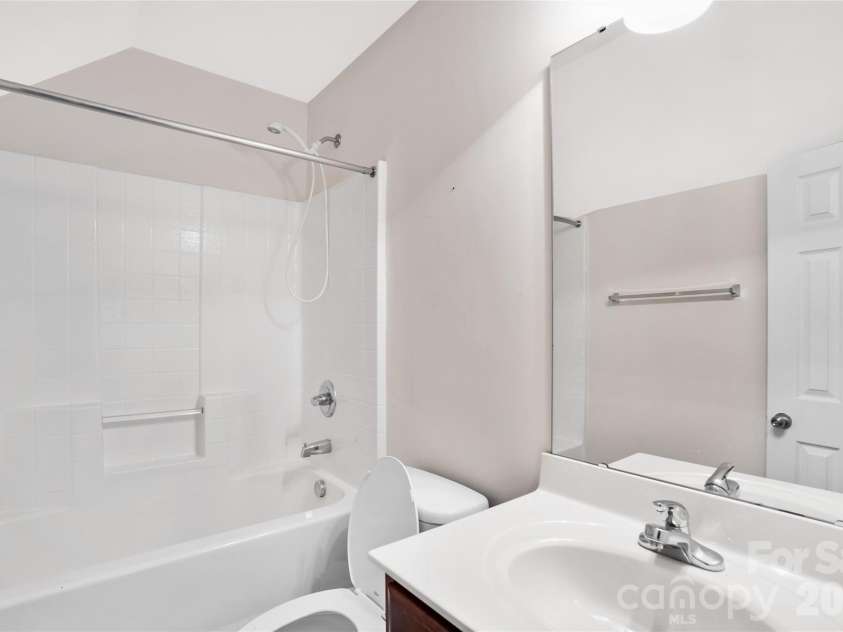 4628 Bonroi Avenue, Charlotte, NC 28213.  MLS# CAR4392377, YatesRealty ID 36413. 