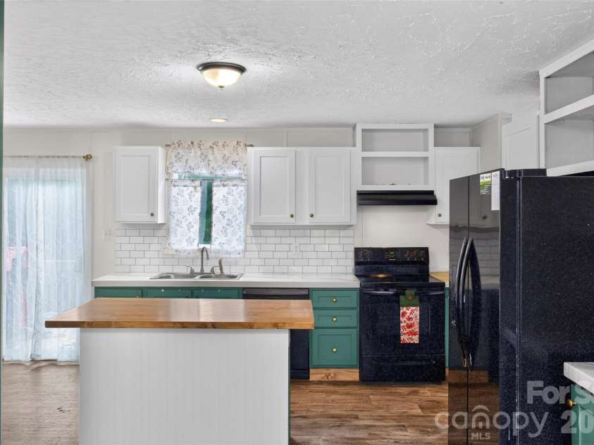 742 Sidney Cornwell Drive, Catawba, SC 29704.  MLS# CAR4402578, YatesRealty ID 36415. 