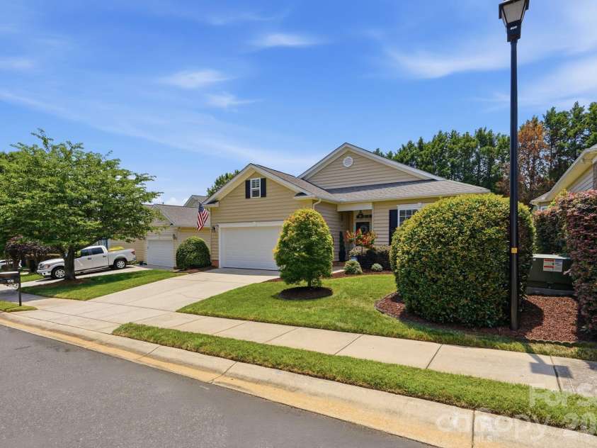 970 Platinum Drive, Fort Mill, SC 29708.  MLS# CAR4401063, YatesRealty ID 36416. 